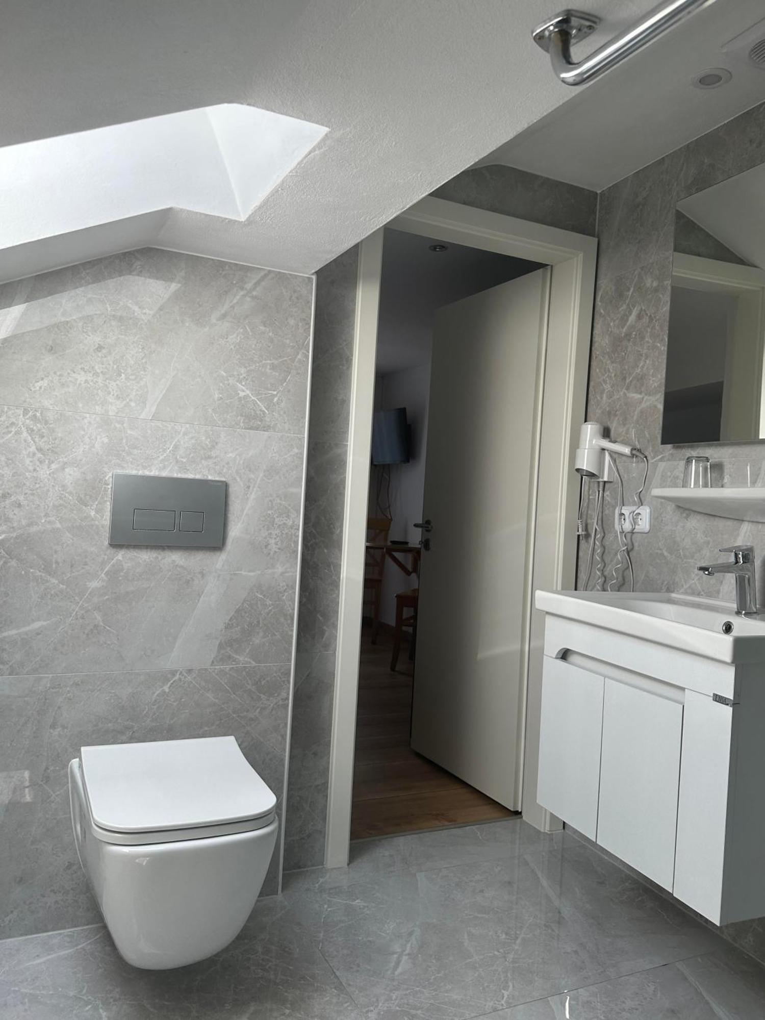 שוונגאו Hotel Pension Schwansee מראה חיצוני תמונה