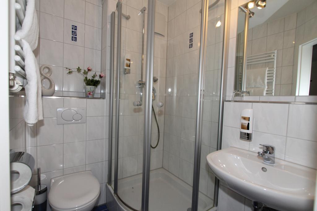 שוונגאו Hotel Pension Schwansee מראה חיצוני תמונה