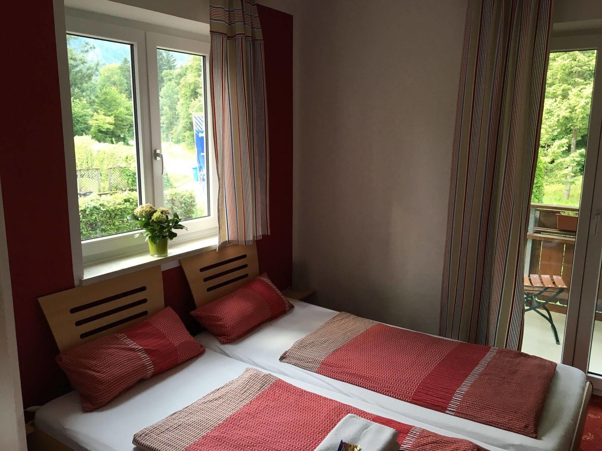 שוונגאו Hotel Pension Schwansee מראה חיצוני תמונה